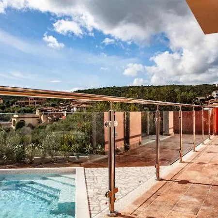 Villa Pittulongu Sleeps 10 Pool
